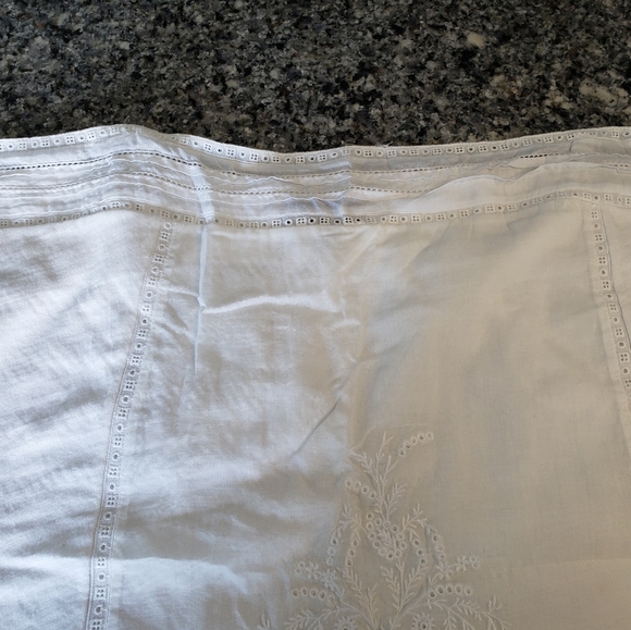 Embroidered Tank - Picture 9 of 10